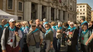 Pilger am Eingang von Santa Maria Maggiore: Die letzte Ruhestätte von Papst Franziskus