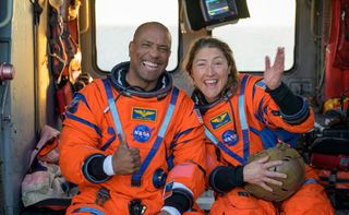 Große Freude nach der Rückkehr: Crewmitglieder Victor Glover und Christina Koch