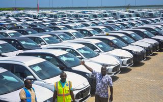 Gestrandete Autos in Lamu