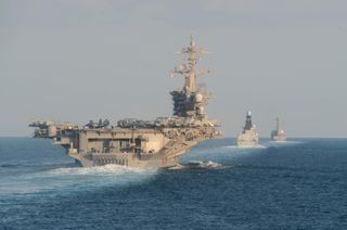 Foto der US-Marine zeigt USS »Abraham Lincoln«: Kommt es zum »Taco«-Moment?