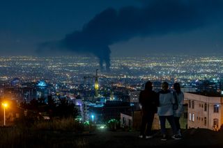 Teheran: Rauch steigt nach einem israelischen Angriff auf