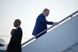 Trump auf dem Weg nach Den Haag
