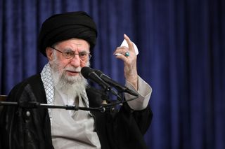 Khamenei im August 2025