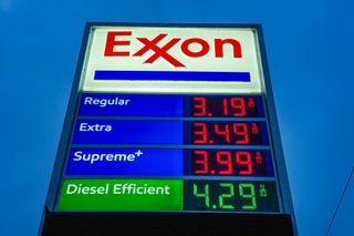 Preistafel einer US-Exxon-Tankstelle am 5. März