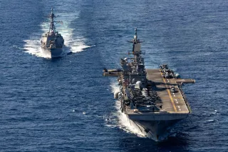 US-Zerstörer und ein amphibisches Angriffsschiff: Seeminen sind die größte Gefahr