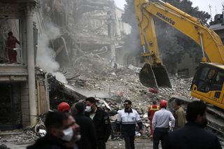 Zerstörung durch einen Luftangriff in Teheran