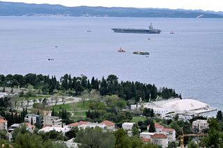 USS »Gerald R. Ford« bei der Ankunft in Split