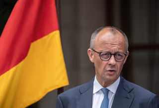 Friedrich Merz will Helfern, die den Waldbrand in der Eifel gelöscht haben, persönlich danken.