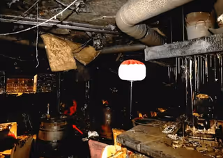 Das Feuer hat im kompletten Lokal gewütet.