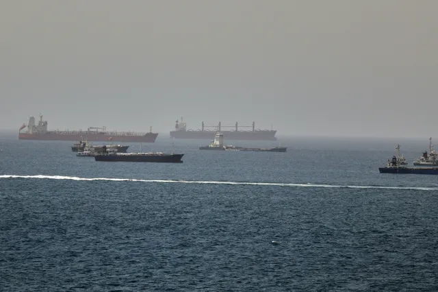 Nahost live: Brennendes Schiff in Straße von Hormus gemeldet