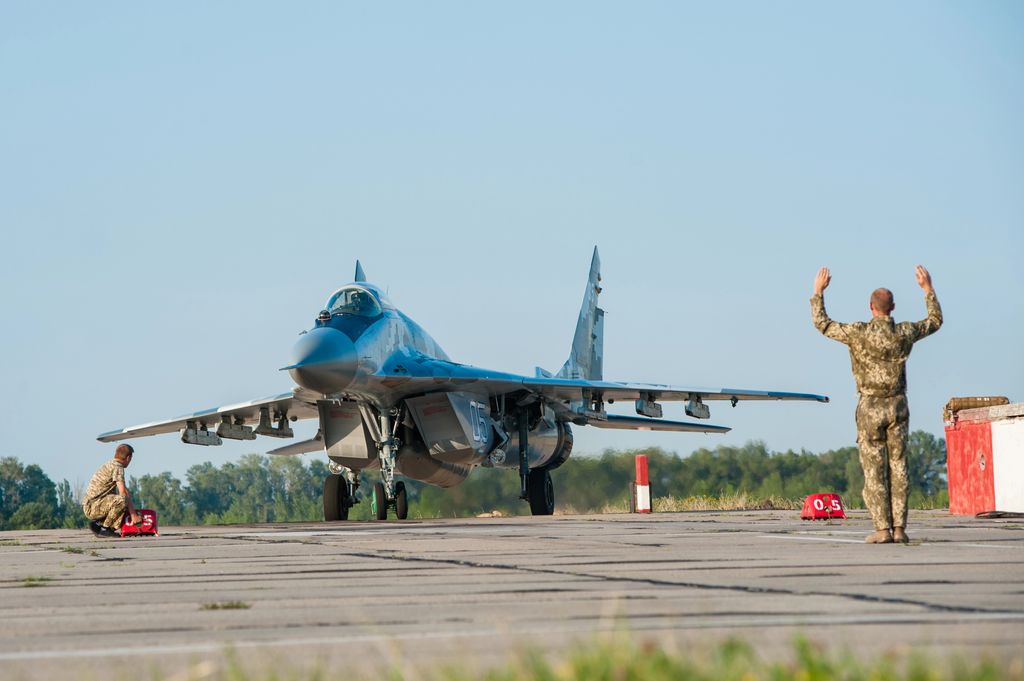 Militärflugplatz in der Nähe von Kiew: Ukrainische Piloten haben Luftwaffenübungen mit zweimotorigen MiG-29-Kampfflugzeugen absolviert (Symbolbild).