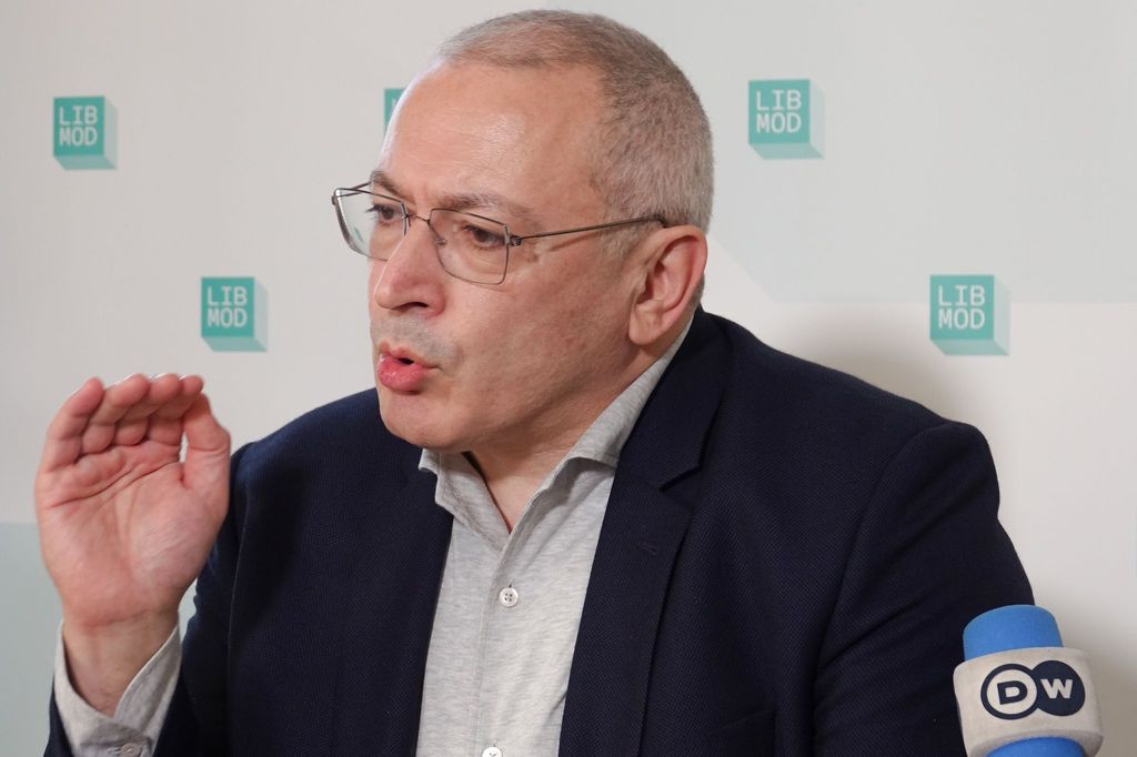 Der russische Regierungsgegner Michail Chodorkowski spricht bei einer Veranstaltung in Berlin.