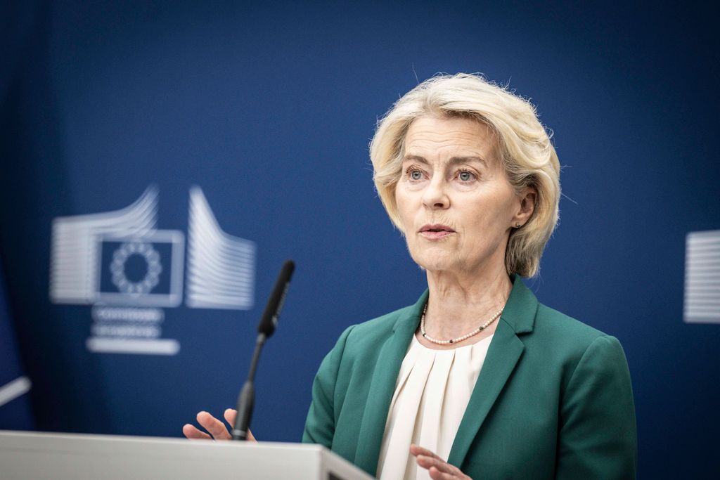 Die EU-Kommissionspräsidentin Ursula von der Leyen spricht bei einem Pressestatement am Mittwoch.