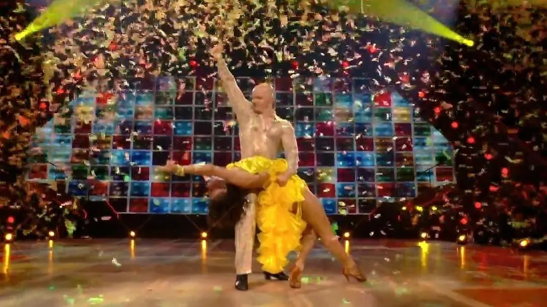 Let's Dance 2025: Show 2: Fabian Hambüchen turnt top durch die Samba