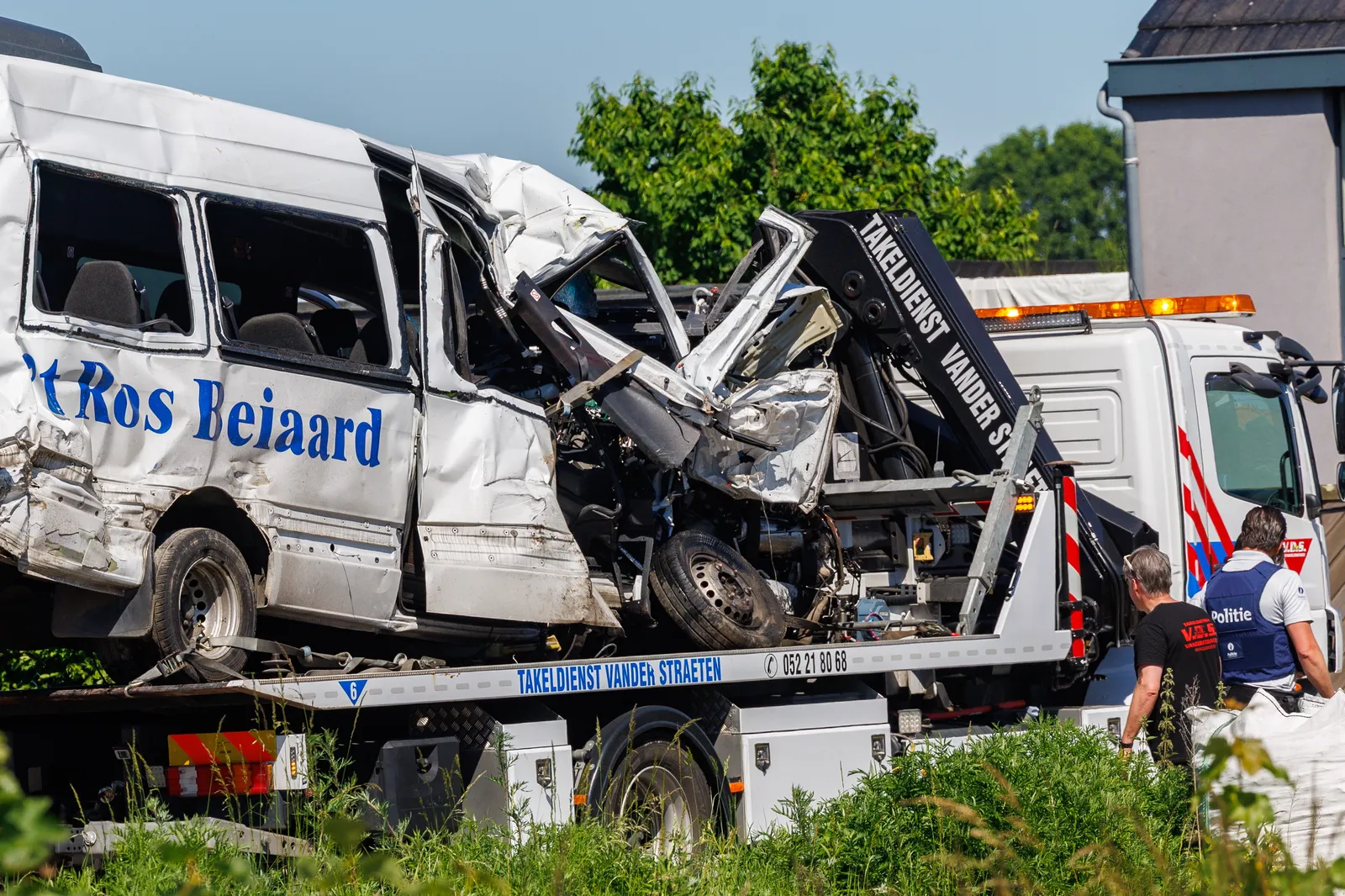 LIVE ONGEVAL BUGGENHOUT. Twee overleden tieners komen uit Bornem -  Buschauffeur had blanco strafblad en treinchauffeur legt negatieve adem- en  speekseltest af | HBVL